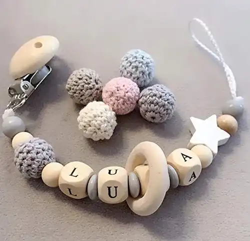 Schnullerkette Glücksperle mit Namen Häkelperle und Stern