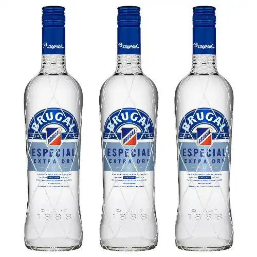 Brugal-Rum Brugal Especial Extra Dry Rum, 3 x 0,7l