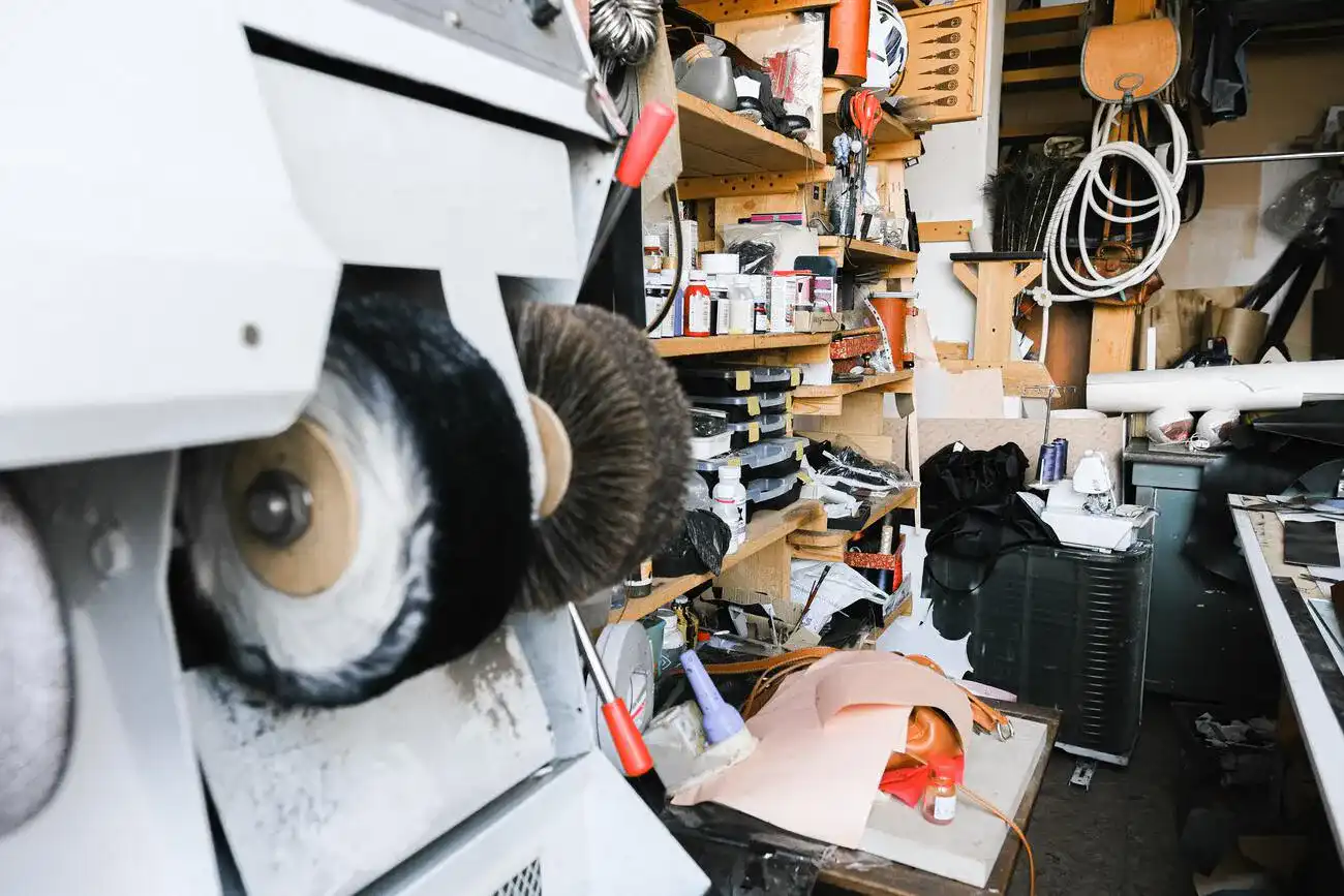 Schuhputzmaschine Schuhputzmaschine