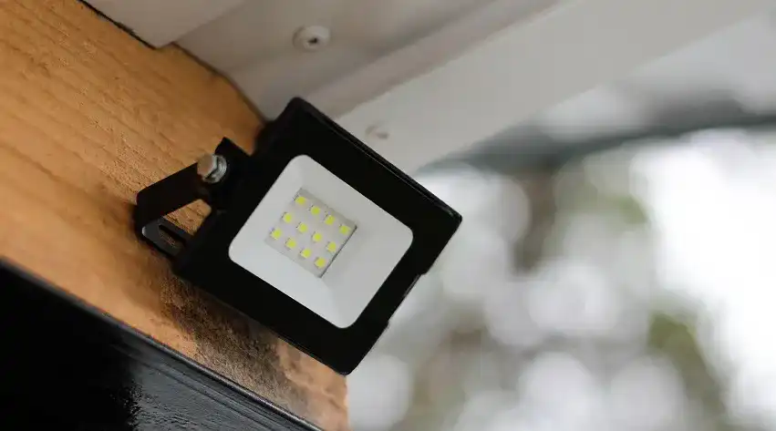LED-Strahler mit Bewegungsmelder LED-Strahler mit Bewegungsmelder