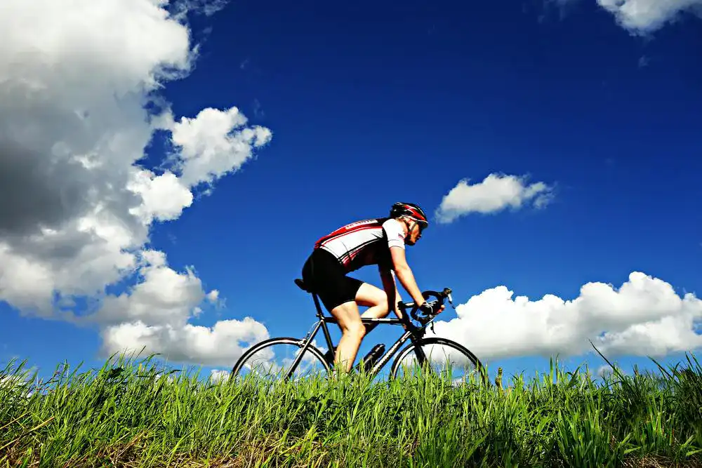 Herren-Fahrradhelm