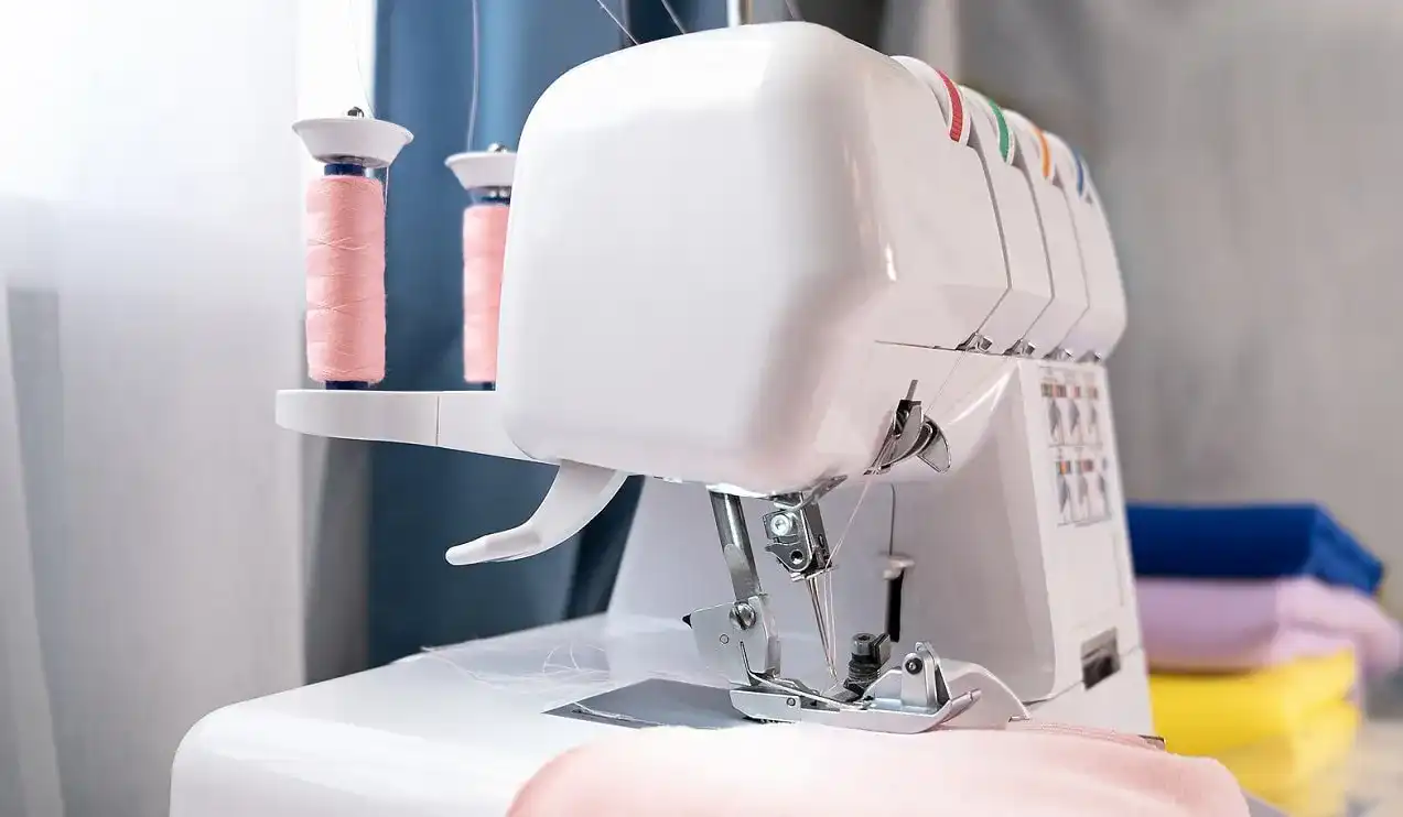 Overlock-Nähmaschine Overlock-Nähmaschine