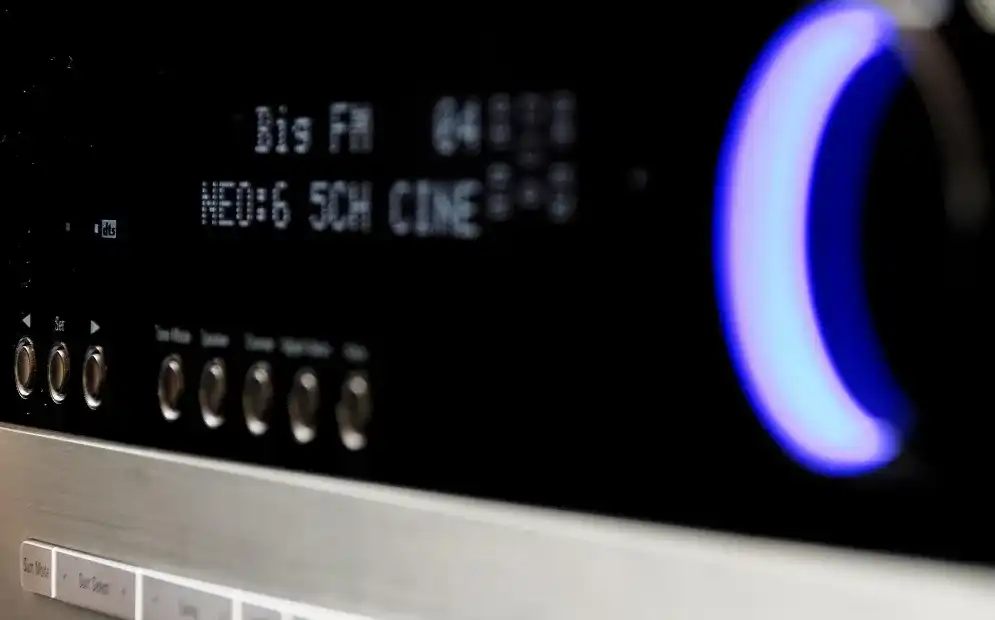 AV-Receiver AV-Receiver