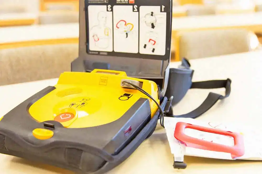 Defibrillator