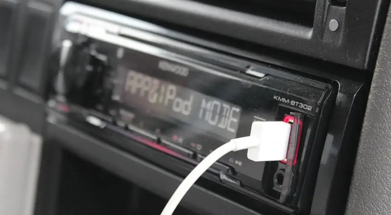 Doppel-DIN-Radio