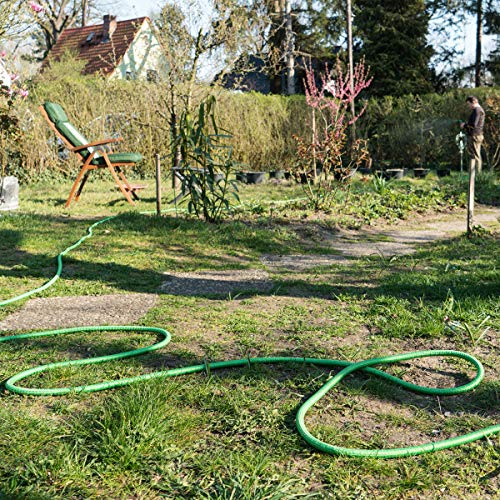 Flexibler Gartenschlauch (30m) Navaris mit 7 Funktionen, dehnbar