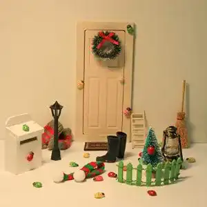 Wichteltür LFKJUMY Weihnachten Set Mini Puppenhaus Zubehör