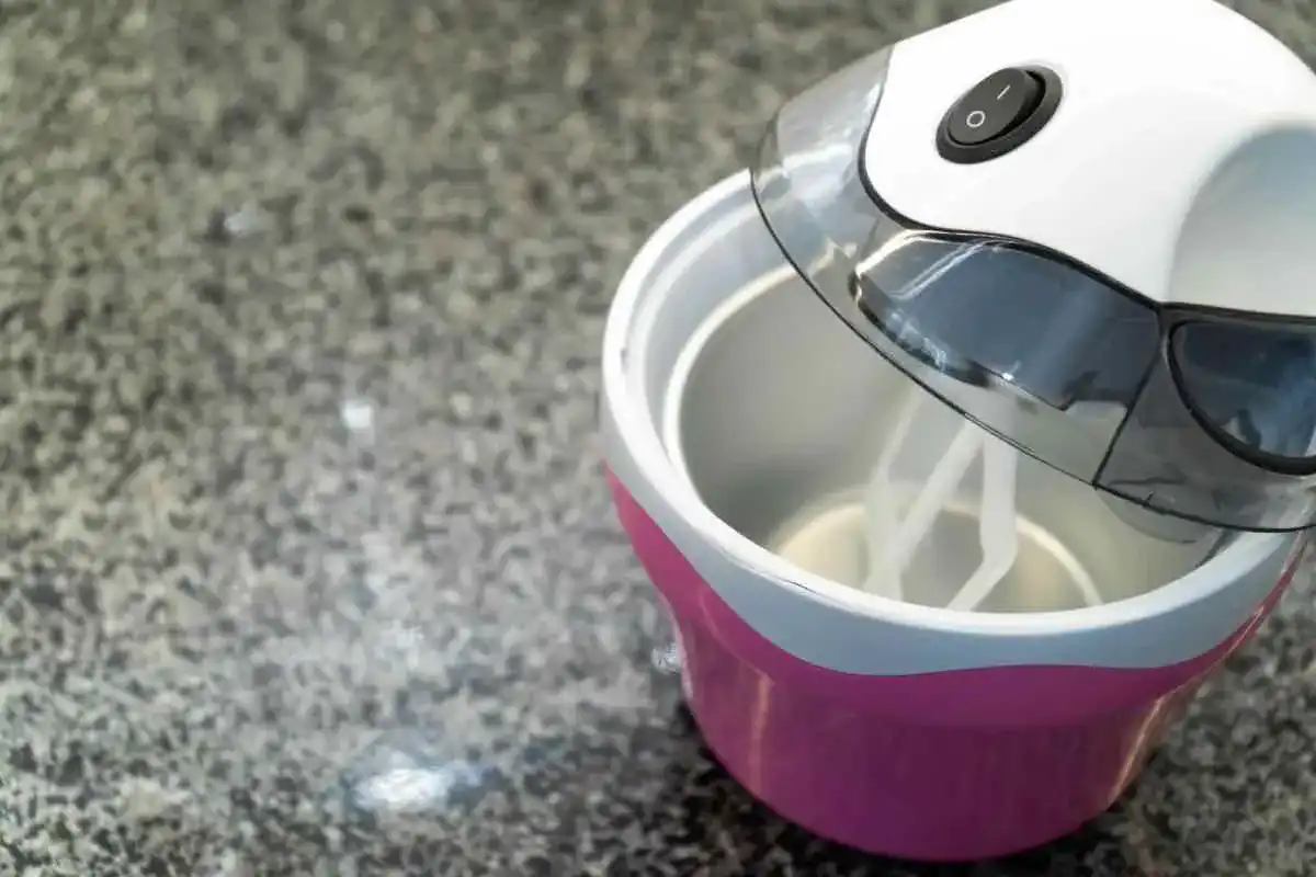 Eismaschine-mit-Kompressor