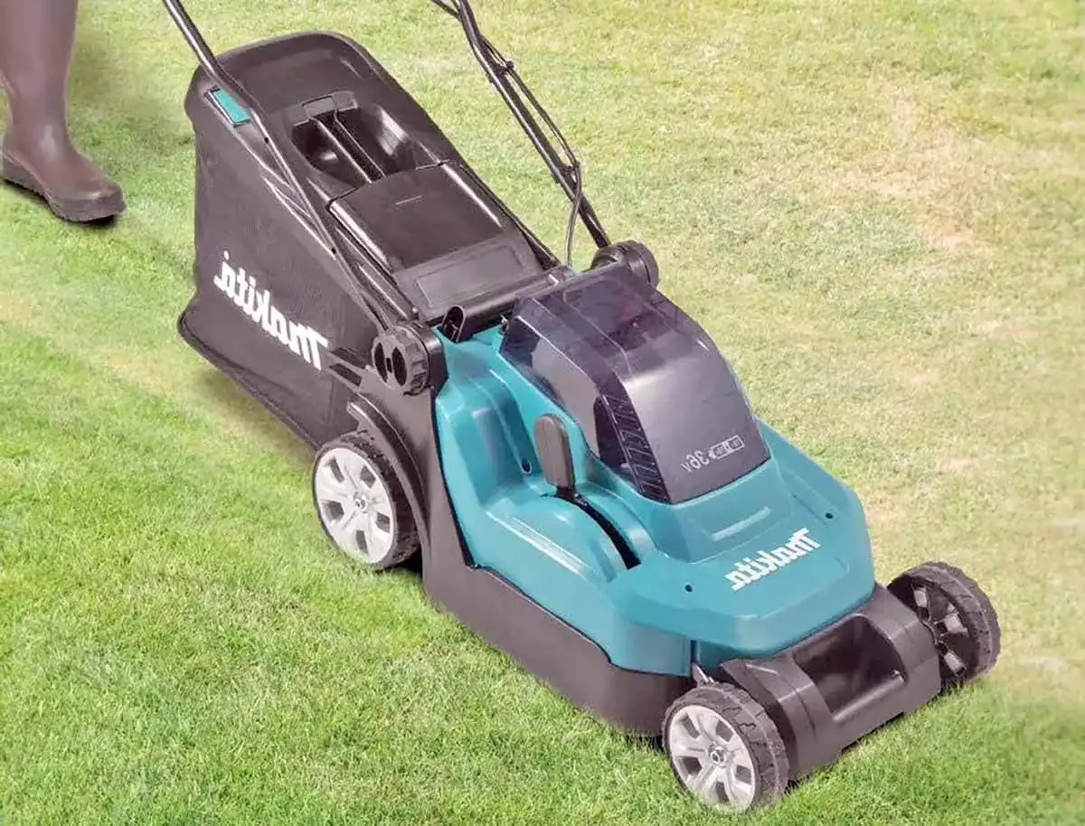 Makita-Akku-Rasenmäher-1 Makita-Akku-Rasenmäher-1