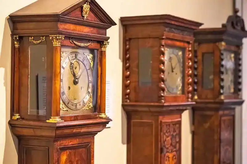 Antike Standuhr