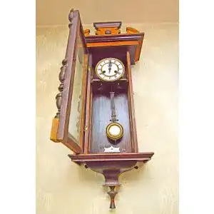 Antike Standuhr