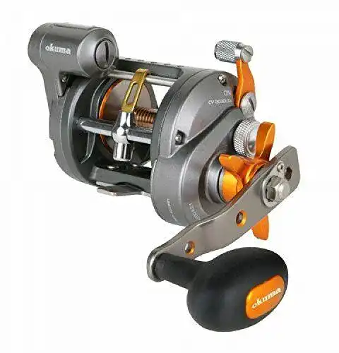 Multirolle mit Zählwerk Okuma Cold Water Linecounter Linkshand