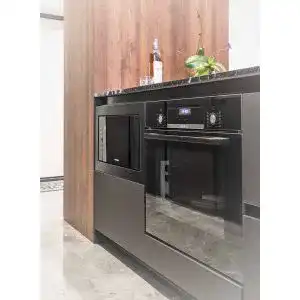 Backofen mit Dampfgarer