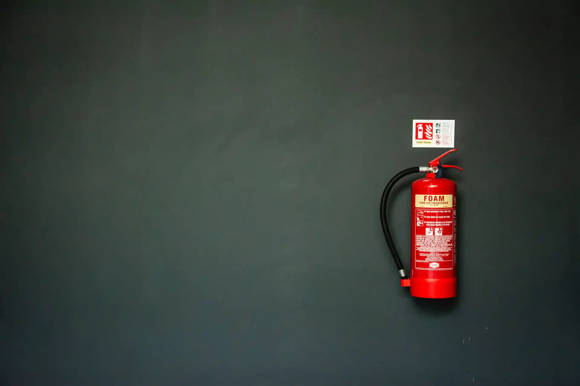 Feuerlöscher 2 kg Feuerlöscher 2 kg