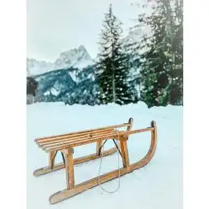 Holzschlitten mit Lehne