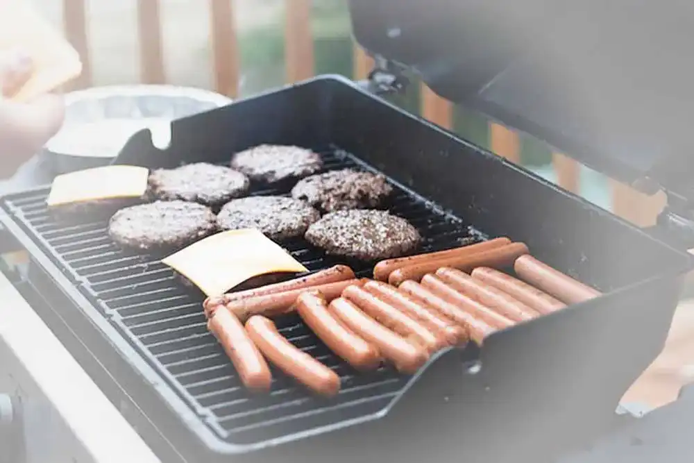 Jamestown-Holzkohlegrill