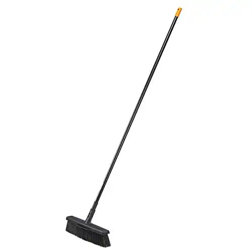 Straßenbesen Fiskars Solid Allzweckbesen mit PowerClean-Borsten