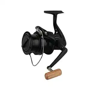 Karpfenrolle Okuma Custom Black CB-60 Rolle – 310m 0,35mm Schnurfassung, Brandungsrolle, Angelrolle mit Weiturfspule,