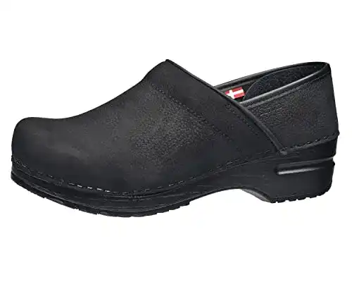 Clogs Sanita Professional geschlossener Clog, geöltes Leder
