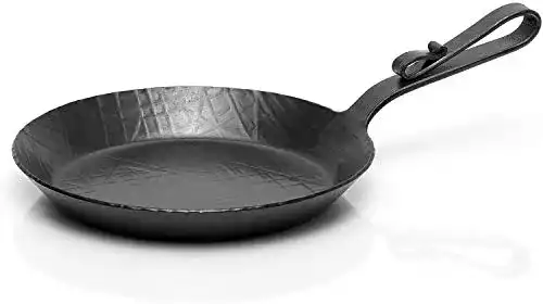 Schmiedeeiserne Pfanne Helmensdorfer, mit Schnabelstiel Ø 28 cm
