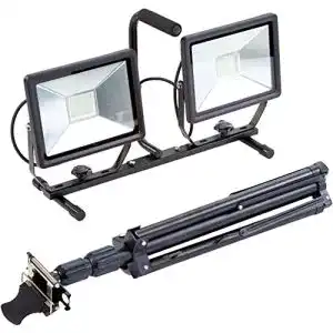 LED-Baustrahler mit Stativ Northpoint 100W Leistung 8000 Lumen