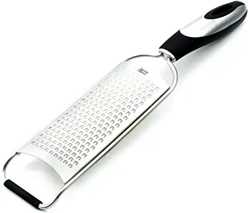 Parmesanreibe Jamie Oliver Feine Reibe JB9100 praktisch