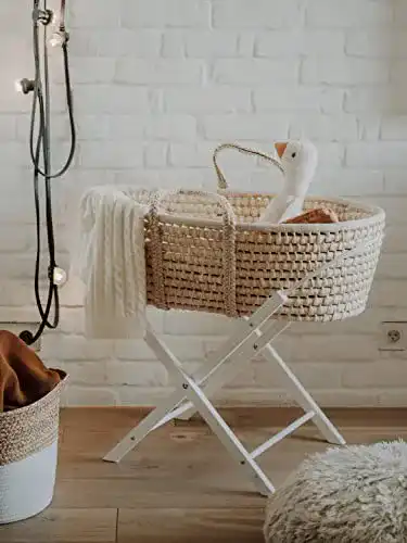 Moseskorb ahoj baby Babywiege mit Baby mit Ständer