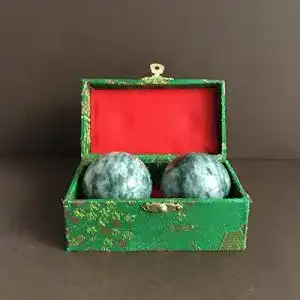 Qi-Gong-Kugeln Zen Man, aus Jade mit Box 45 mm