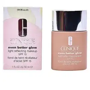 Clinique-Foundation Clinique Even Better Glow Light Reflecting