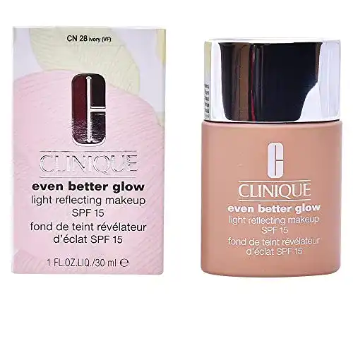 Clinique-Foundation Clinique Even Better Glow Light Reflecting